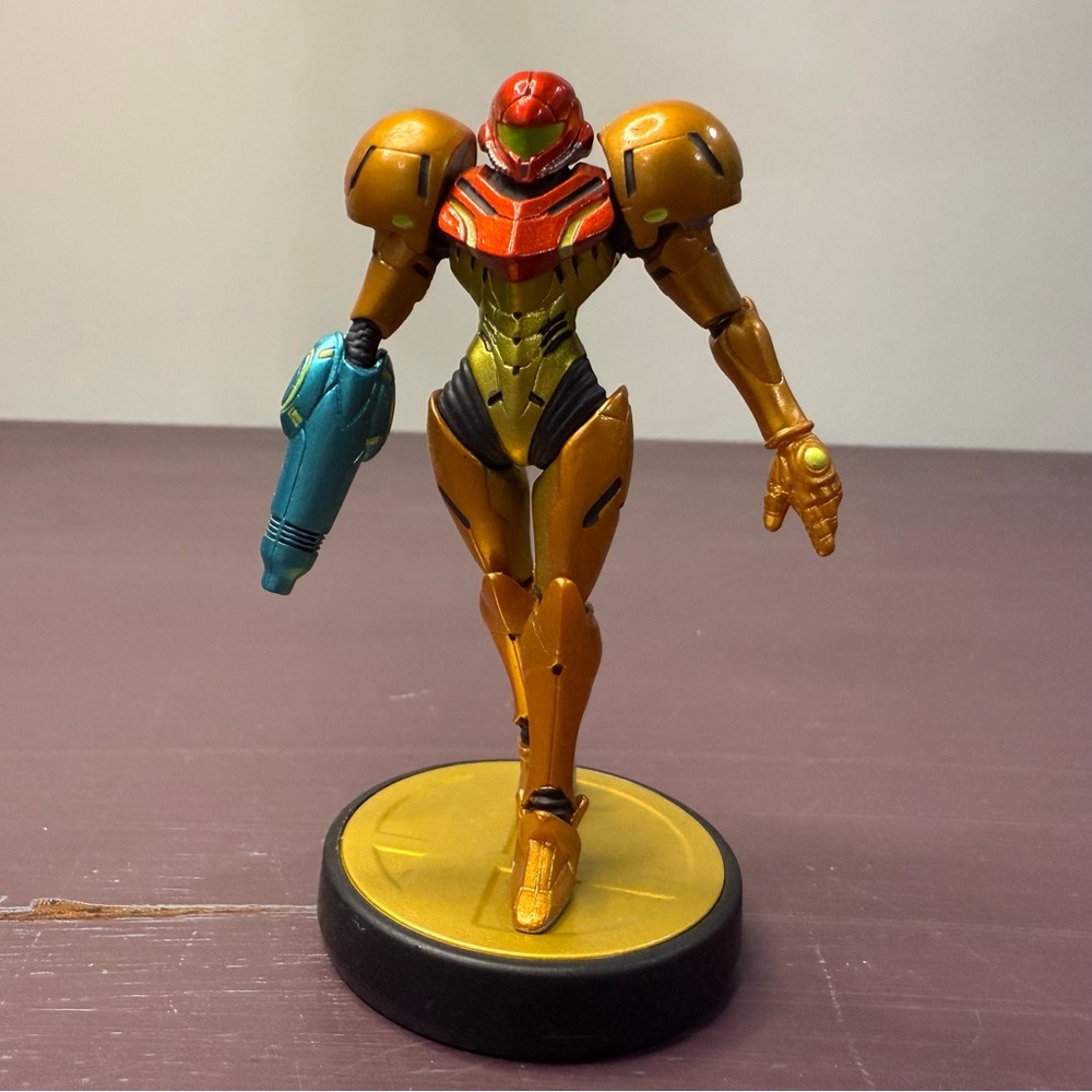 Nintendo Samus Aran Amiibo - Gold and Blue